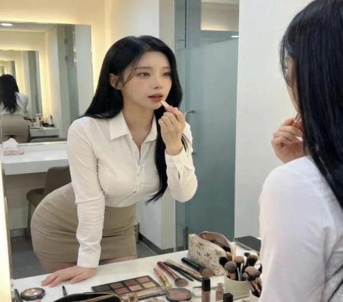 激战正酣,年轻风暴军,团主场狂飙,世界杯直播,2026世界杯,直播频道,赛程安排,赛事回顾